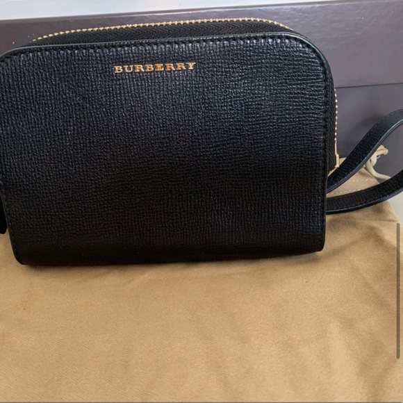 BURBERRY cross-body / belt bag. - Picture 5 of 12